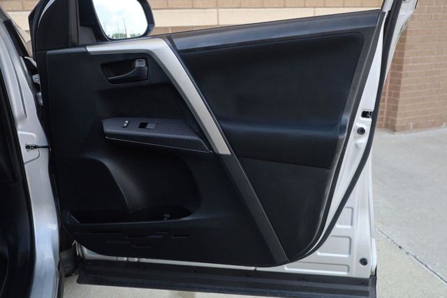 2015 Toyota RAV4 LE - 23059515 - 22