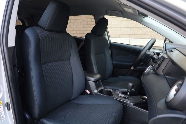 2015 Toyota RAV4 LE - 23059515 - 23