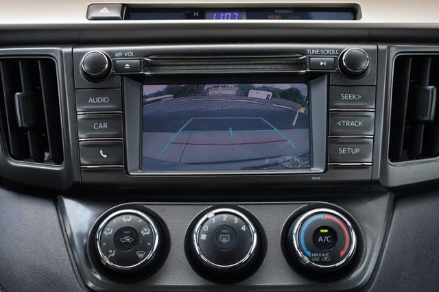 2015 Toyota RAV4 LE - 23059515 - 33