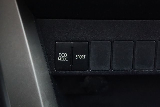 2015 Toyota RAV4 LE - 23059515 - 36