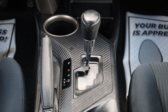 2015 Toyota RAV4 LE - 23059515 - 37