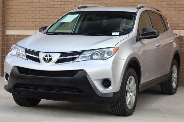 2015 Toyota RAV4 LE - 23059515 - 4