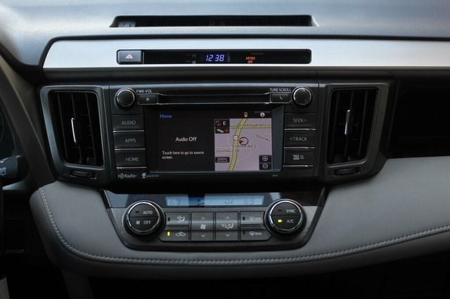 2015 Toyota RAV4 ONE OWNER AWD XLE W/ NAVIGATION. MOONROOF - 23053262 - 12