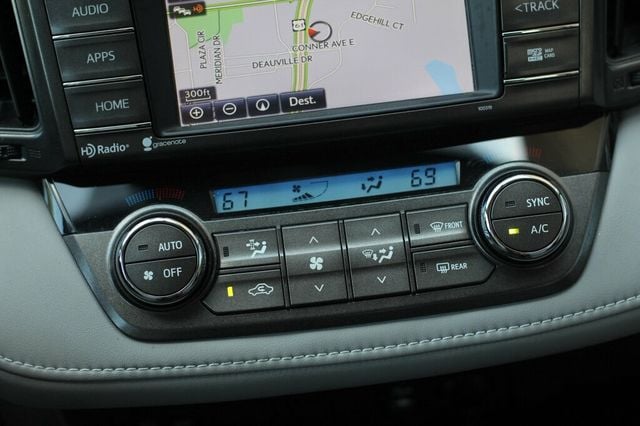 2015 Toyota RAV4 ONE OWNER AWD XLE W/ NAVIGATION. MOONROOF - 23053262 - 14