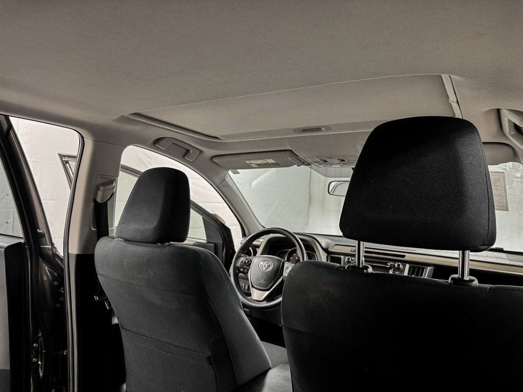 2015 Toyota RAV4 XLE AWD - 23081429 - 12