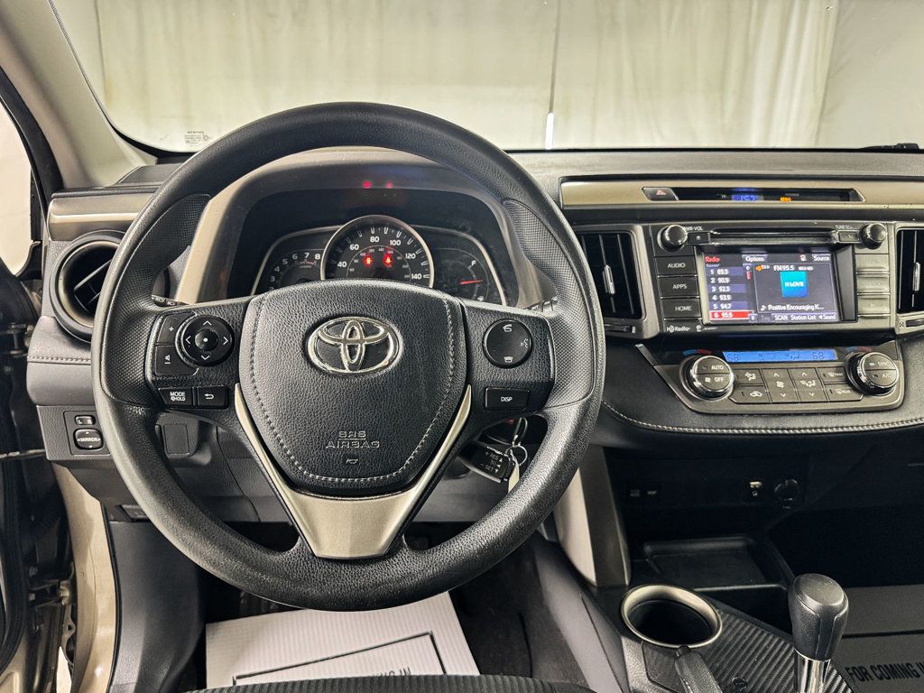 2015 Toyota RAV4 XLE AWD - 23081429 - 13