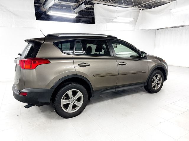 2015 Toyota RAV4 XLE AWD - 23081429 - 6