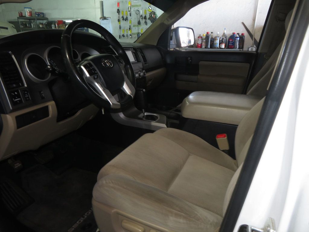 2015 Toyota Sequoia 2OWNER TOYOTA SEQUOIA 4X4 MOONROOF EXTRA CLEAN ROOF RACK  - 23059852 - 18