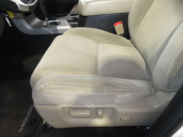 2015 Toyota Sequoia 2OWNER TOYOTA SEQUOIA 4X4 MOONROOF EXTRA CLEAN ROOF RACK  - 23059852 - 19