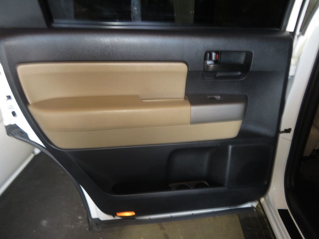 2015 Toyota Sequoia 2OWNER TOYOTA SEQUOIA 4X4 MOONROOF EXTRA CLEAN ROOF RACK  - 23059852 - 22