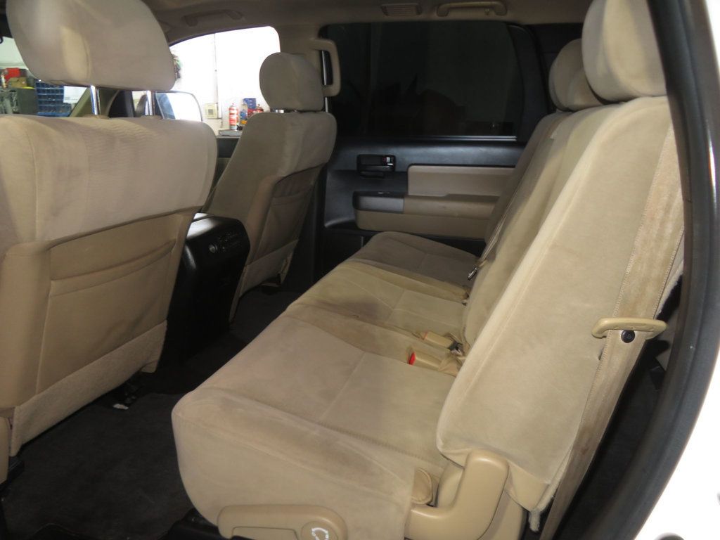 2015 Toyota Sequoia 2OWNER TOYOTA SEQUOIA 4X4 MOONROOF EXTRA CLEAN ROOF RACK  - 23059852 - 24