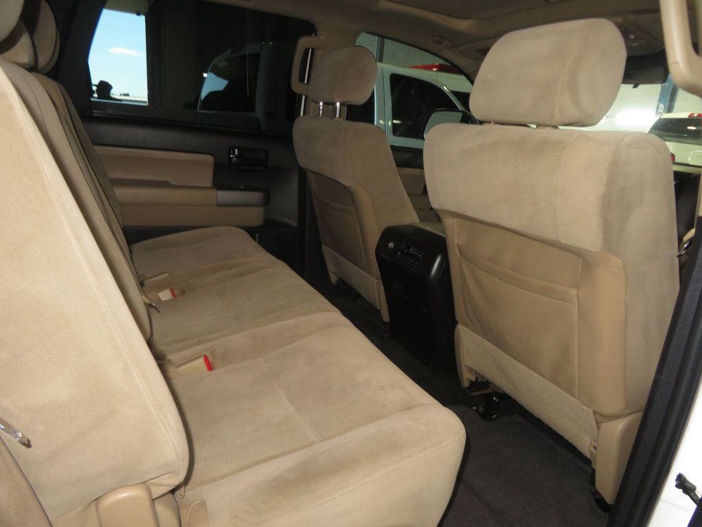 2015 Toyota Sequoia 2OWNER TOYOTA SEQUOIA 4X4 MOONROOF EXTRA CLEAN ROOF RACK  - 23059852 - 31