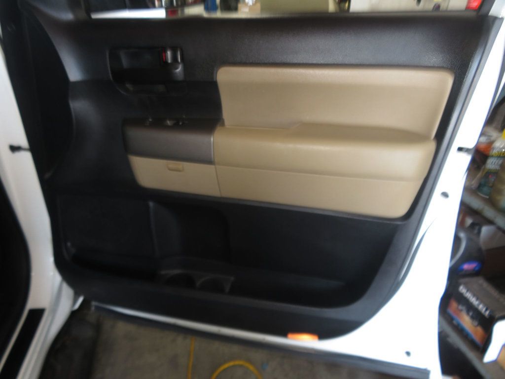 2015 Toyota Sequoia 2OWNER TOYOTA SEQUOIA 4X4 MOONROOF EXTRA CLEAN ROOF RACK  - 23059852 - 34