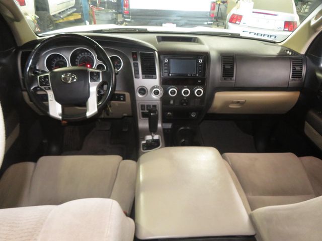 2015 Toyota Sequoia 2OWNER TOYOTA SEQUOIA 4X4 MOONROOF EXTRA CLEAN ROOF RACK  - 23059852 - 42