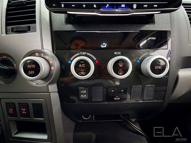 2015 Toyota Sequoia 4WD 5.7L FFV SR5 - 23037311 - 20