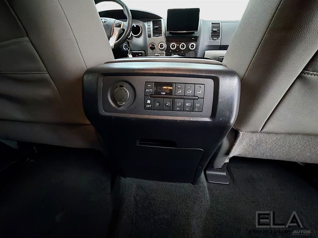2015 Toyota Sequoia 4WD 5.7L FFV SR5 - 23037311 - 27