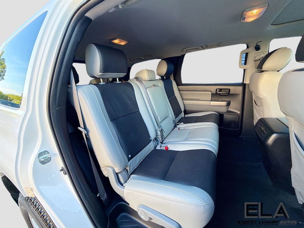 2015 Toyota Sequoia 4WD 5.7L FFV SR5 - 23037311 - 44