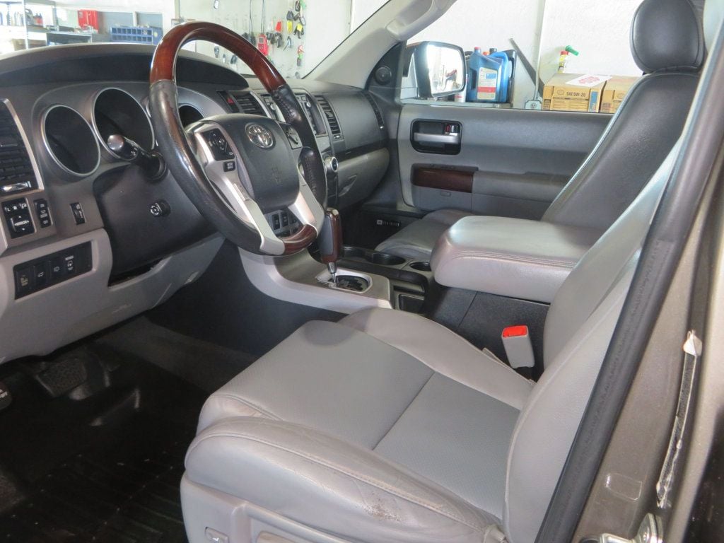 2015 Toyota Sequoia 4X4 PLATINUM SEQUOIA 2OWNER EXTAR CLEAN LEATHER 3RD ROW SEAT  - 22682177 - 17