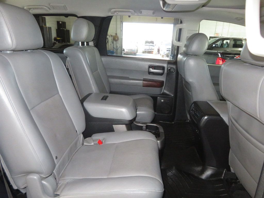 2015 Toyota Sequoia 4X4 PLATINUM SEQUOIA 2OWNER EXTAR CLEAN LEATHER 3RD ROW SEAT  - 22682177 - 29