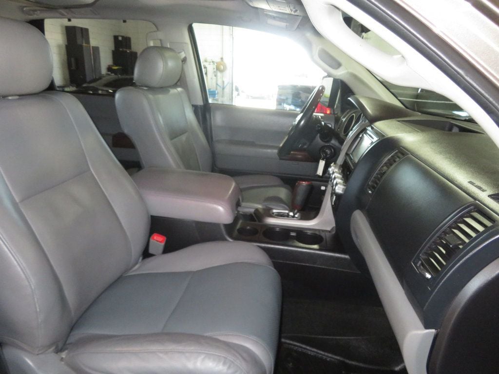 2015 Toyota Sequoia 4X4 PLATINUM SEQUOIA 2OWNER EXTAR CLEAN LEATHER 3RD ROW SEAT  - 22682177 - 35