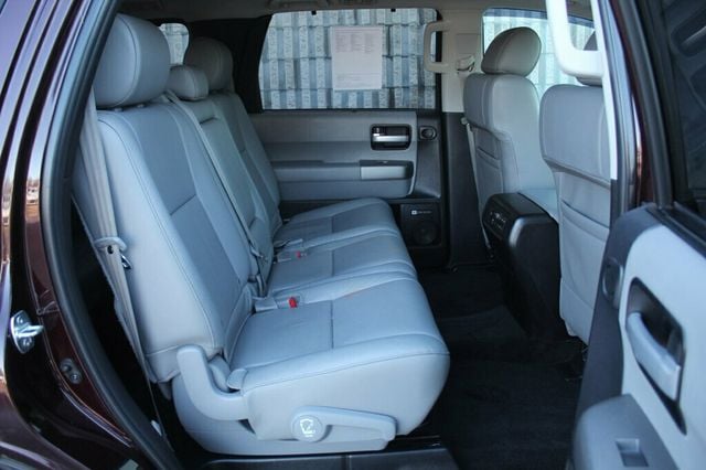 2015 Toyota Sequoia ONE OWNER LIMITED W/ PREMIUM JBL AUDIO/ NAVIGATION, MOONROOF - 22985520 - 10