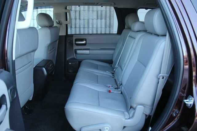 2015 Toyota Sequoia ONE OWNER LIMITED W/ PREMIUM JBL AUDIO/ NAVIGATION, MOONROOF - 22985520 - 27