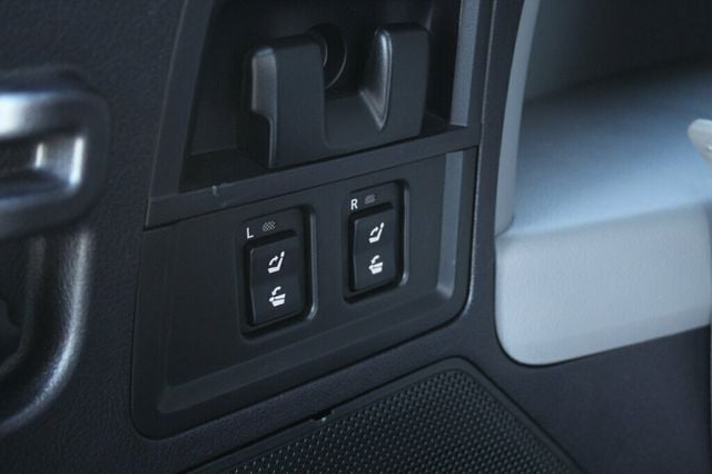 2015 Toyota Sequoia ONE OWNER LIMITED W/ PREMIUM JBL AUDIO/ NAVIGATION, MOONROOF - 22985520 - 35