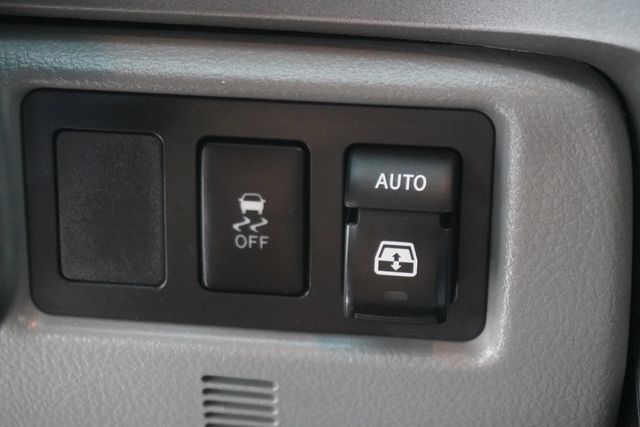 2015 Toyota Sequoia RWD 5.7L Platinum - 22936088 - 27