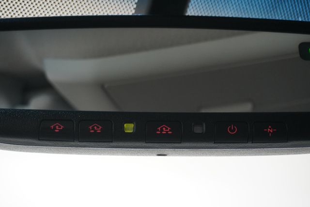 2015 Toyota Sequoia RWD 5.7L Platinum - 22936088 - 28