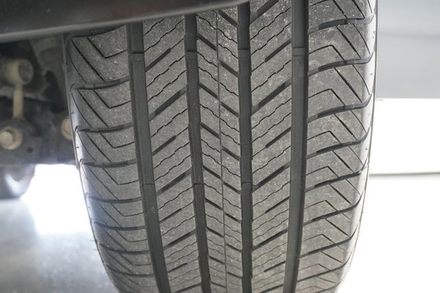 2015 Toyota Sequoia RWD 5.7L Platinum - 22936088 - 32