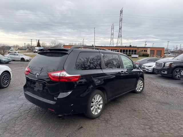 2015 Toyota Sienna  - 22962345 - 5