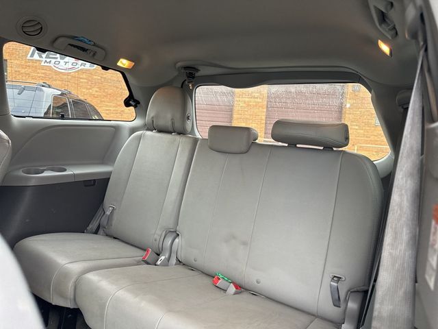 2015 Toyota Sienna  - 22962345 - 8