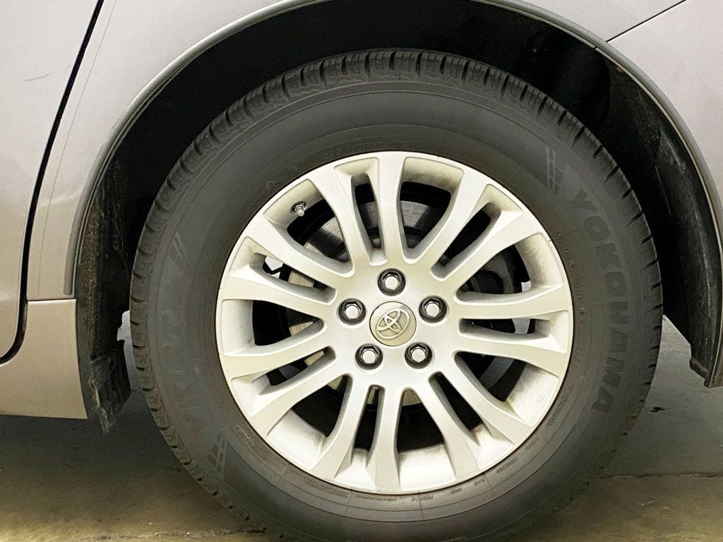 2015 Toyota Sienna  - 22952776 - 12