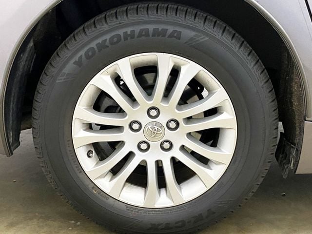 2015 Toyota Sienna  - 22952776 - 14