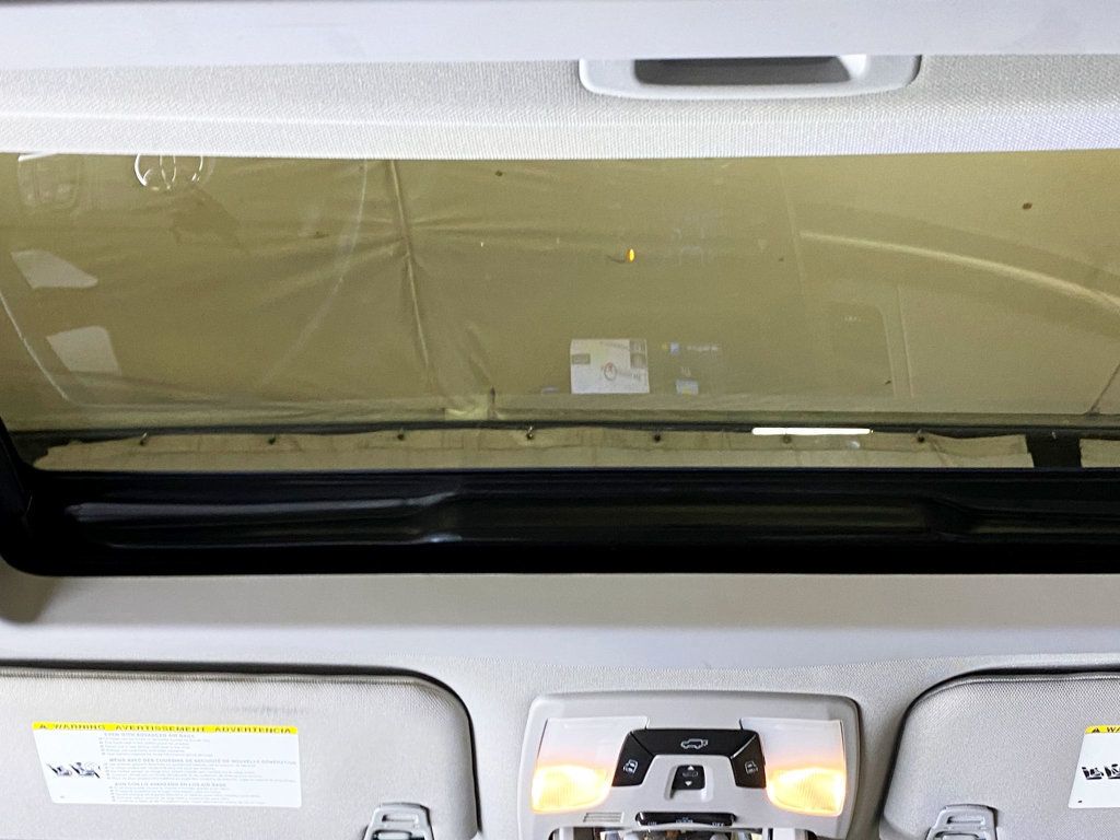 2015 Toyota Sienna  - 22952776 - 34