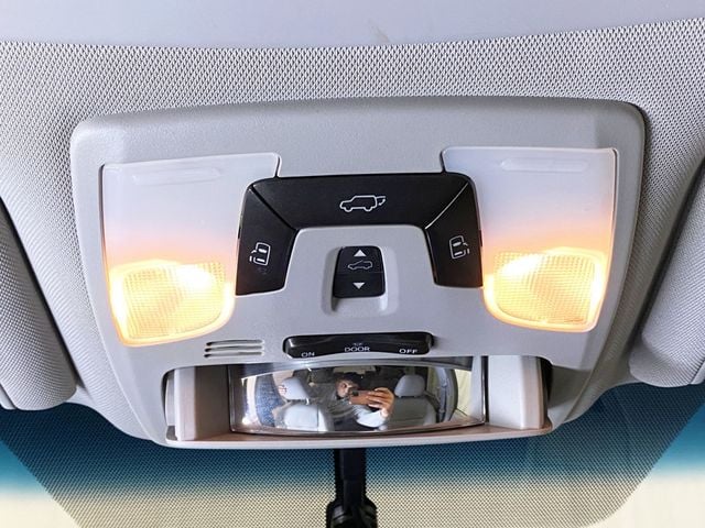 2015 Toyota Sienna  - 22952776 - 35