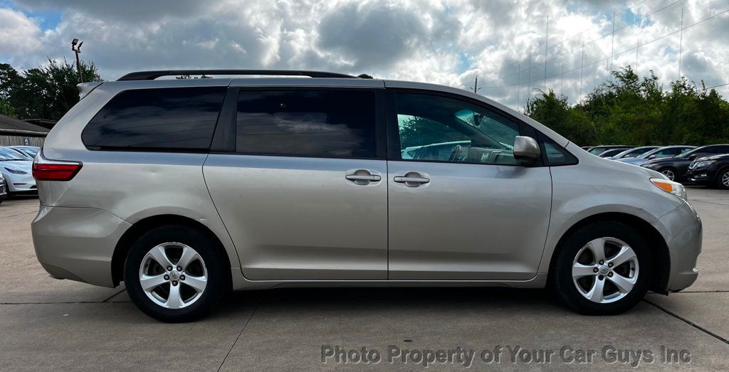 2015 Toyota Sienna  - 23049740 - 4