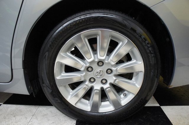 2015 Toyota Sienna 1-Owner, Clean, 7-Passengers - 22957840 - 16