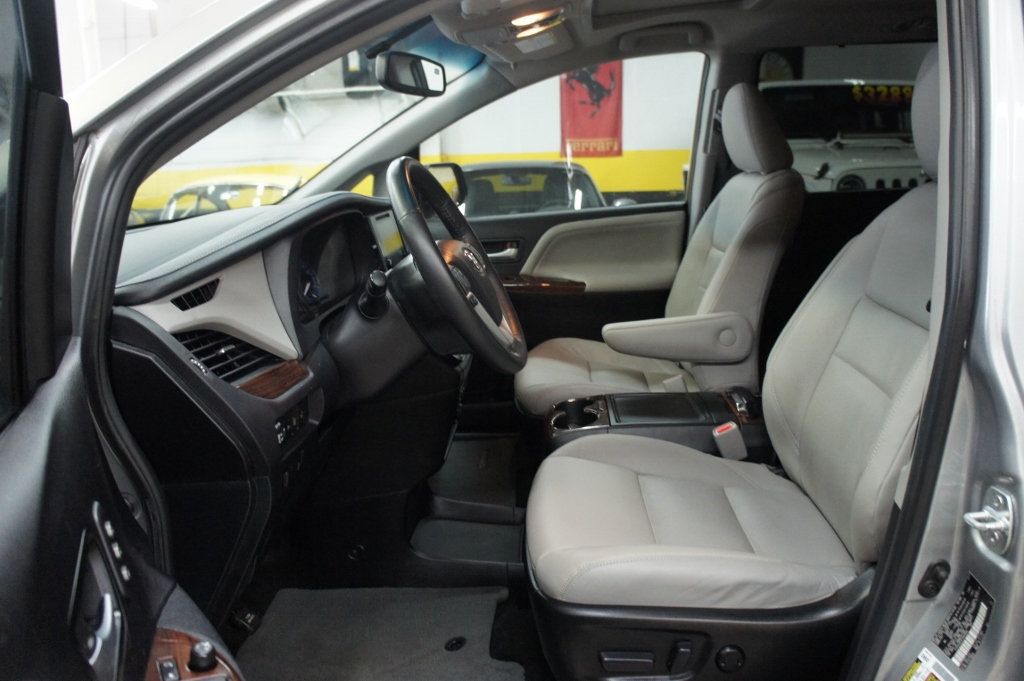 2015 Toyota Sienna 1-Owner, Clean, 7-Passengers - 22957840 - 20