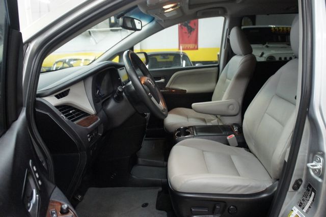 2015 Toyota Sienna 1-Owner, Clean, 7-Passengers - 22957840 - 20