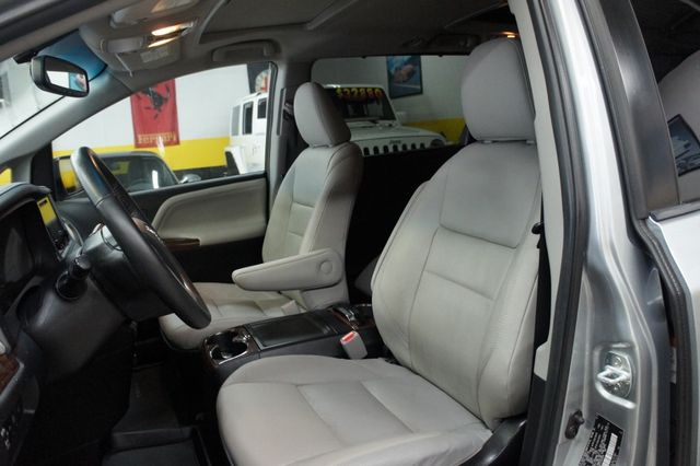 2015 Toyota Sienna 1-Owner, Clean, 7-Passengers - 22957840 - 21