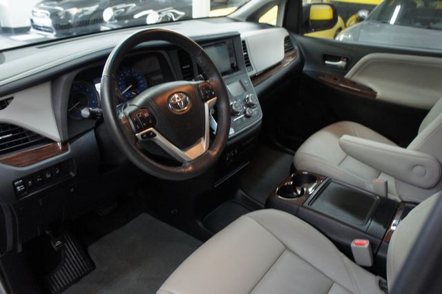 2015 Toyota Sienna 1-Owner, Clean, 7-Passengers - 22957840 - 23