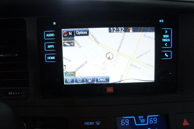 2015 Toyota Sienna 1-Owner, Clean, 7-Passengers - 22957840 - 34