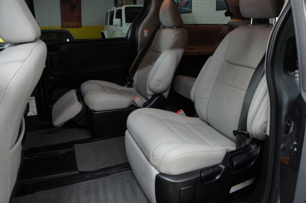 2015 Toyota Sienna 1-Owner, Clean, 7-Passengers - 22957840 - 36