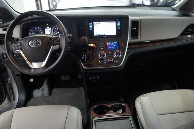 2015 Toyota Sienna 1-Owner, Clean, 7-Passengers - 22957840 - 38