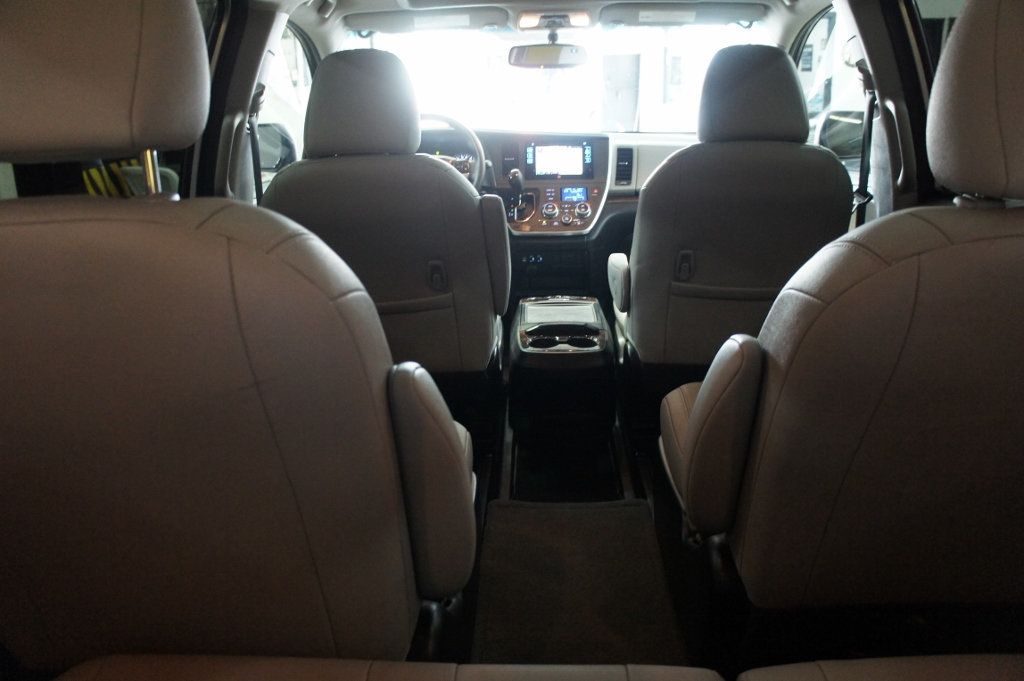 2015 Toyota Sienna 1-Owner, Clean, 7-Passengers - 22957840 - 43