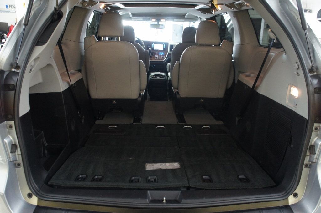 2015 Toyota Sienna 1-Owner, Clean, 7-Passengers - 22957840 - 45