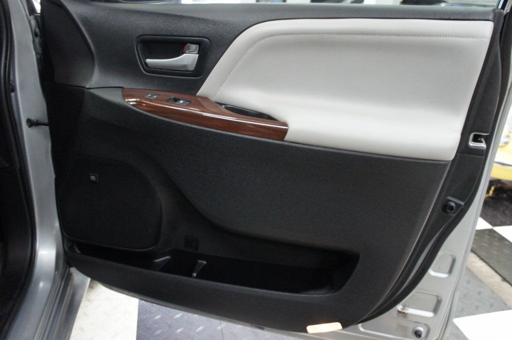 2015 Toyota Sienna 1-Owner, Clean, 7-Passengers - 22957840 - 51