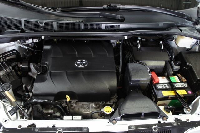 2015 Toyota Sienna 1-Owner, Clean, 7-Passengers - 22957840 - 56