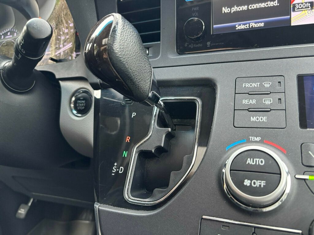 2015 Toyota Sienna 2015 TOYOTA SIENNA XLE 8-PASSENGER - 22953926 - 32